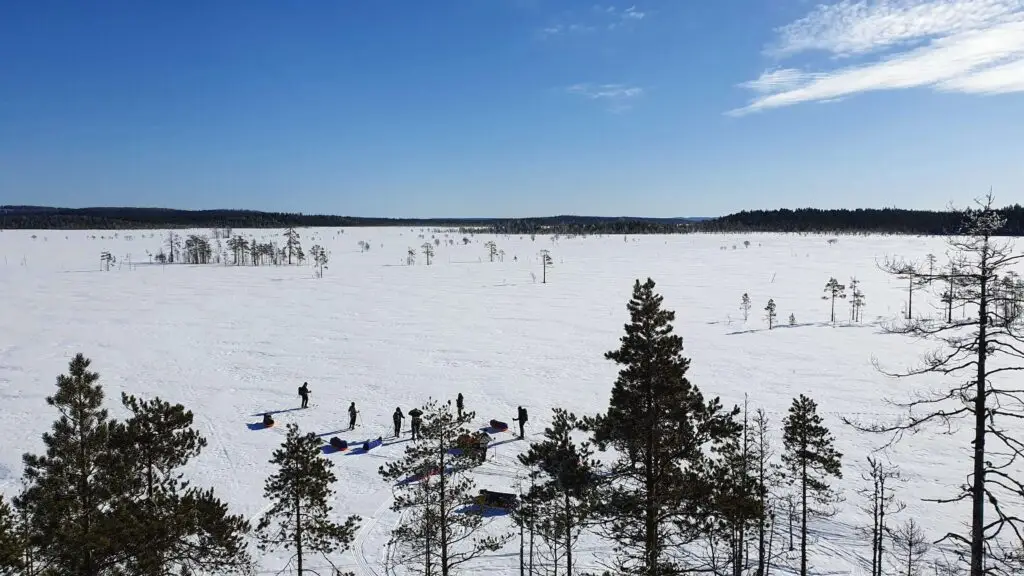 Hiihtovaellus, Patvinsuon kansallispuisto. Hiihtovaellusvarusteet, hiihtovaellus 2026, Varusteet hiihtovaellukselle. talvivaellus,
Hiihtovaellus, revontulet, hiihtovaellus varusteet, hiihtovaellus 2026, hiihtovaelluksella elämyksiä, hiihtovaellus kebnekaisen kierros. Vuokravarusteet, varusteiden vuokraus, talviteltta, talviteltan vuokraus, ahkion vuokraus, opastettu vaellus, ohjattu hiihtovaellus. Hiihtovaellusvarusteet lainaan, hiiihtovaellusvarusteiden vuokraus, talvimakuupussi, talvimakuualusta, keitinlaatikko, bensakeitin, MSR, Thermarest, MSR whisperlite. Jemtlander, Jemtlander ahkio, Jemtlander 17,