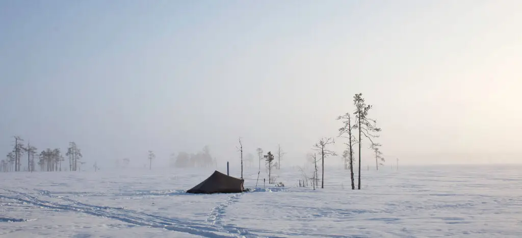 Hiihtovaellus, Patvinsuon kansallispuisto. Hiihtovaellusvarusteet, hiihtovaellus 2026, Varusteet hiihtovaellukselle. talvivaellus,
Hiihtovaellus, revontulet, hiihtovaellus varusteet, hiihtovaellus 2026, hiihtovaelluksella elämyksiä, hiihtovaellus kebnekaisen kierros. Vuokravarusteet, varusteiden vuokraus, talviteltta, talviteltan vuokraus, ahkion vuokraus, opastettu vaellus, ohjattu hiihtovaellus. Hiihtovaellusvarusteet lainaan, hiiihtovaellusvarusteiden vuokraus, talvimakuupussi, talvimakuualusta, keitinlaatikko, bensakeitin, MSR, Thermarest, MSR whisperlite. Jemtlander, Jemtlander ahkio, Jemtlander 17,