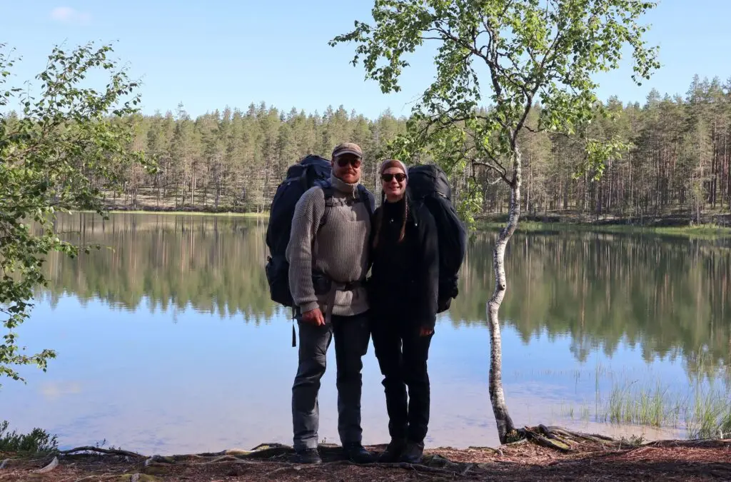 Harri ja Maarit Jääskeläinen, Karhunkierros, vaellusreitti, vaellus, Retkeily. Ruskavaellus, Kansallispuisto. Ruska 2025, Pitkospuut, Ruka, kuukkeli, riippusilta. Oulanka