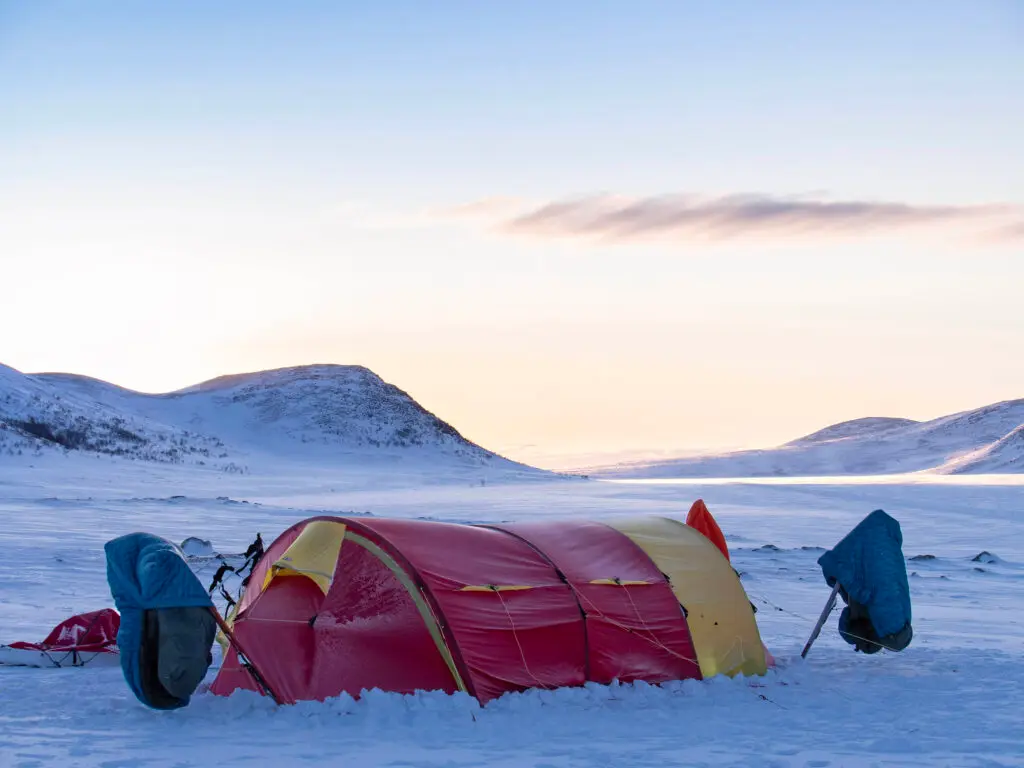Hiihtovaellus, hiihtovaellus 2026, etelä-konnevesi, etelä-konneveden kansallispuisto. talvivaellus. talviretkeily. Käsivarren erämaa. Kolmen valtakunnan, kebnekaisen, Sarekin.